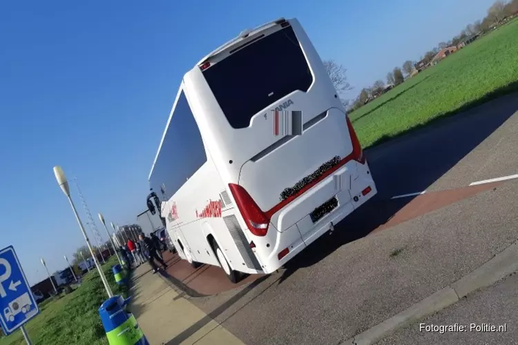 Bijna 300 automobilisten betrapt op vasthouden telefoon tijdens rijden