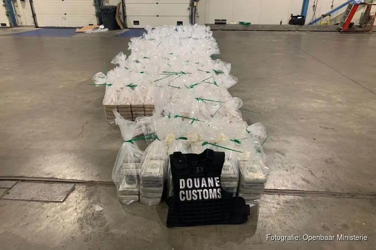 Ruim 1500 kilo cocaïne aangetroffen in container in haven Vlissingen
