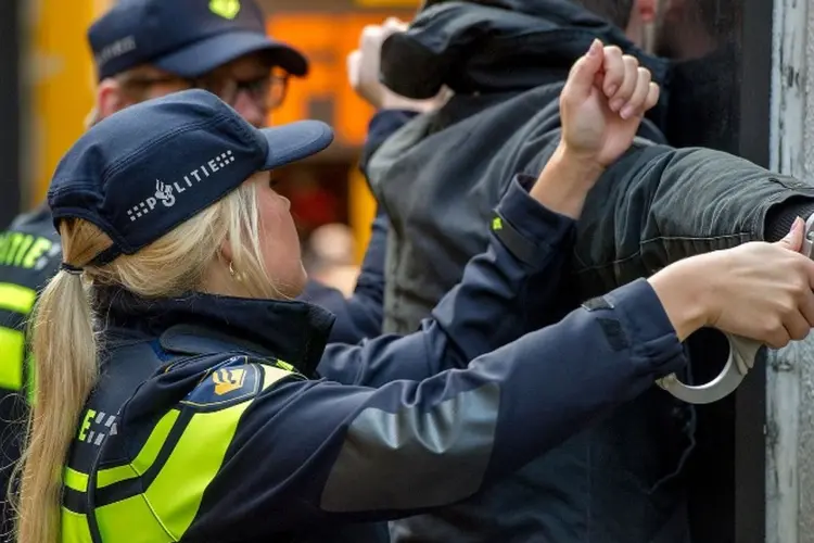 Twee slachtoffers naar ziekenhuis na verkeersongeval, bestuurder aangehouden