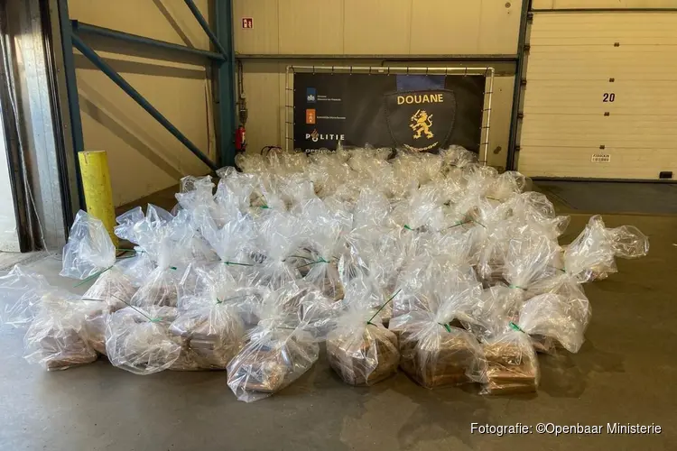 Ruim 1000 kilo cocaïne tussen bananen aangetroffen in Vlissingen